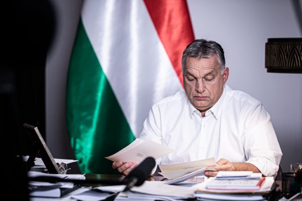 Categorisiţi X în Ungaria, LGBT+ îşi încrucişază săbiile cu Orban