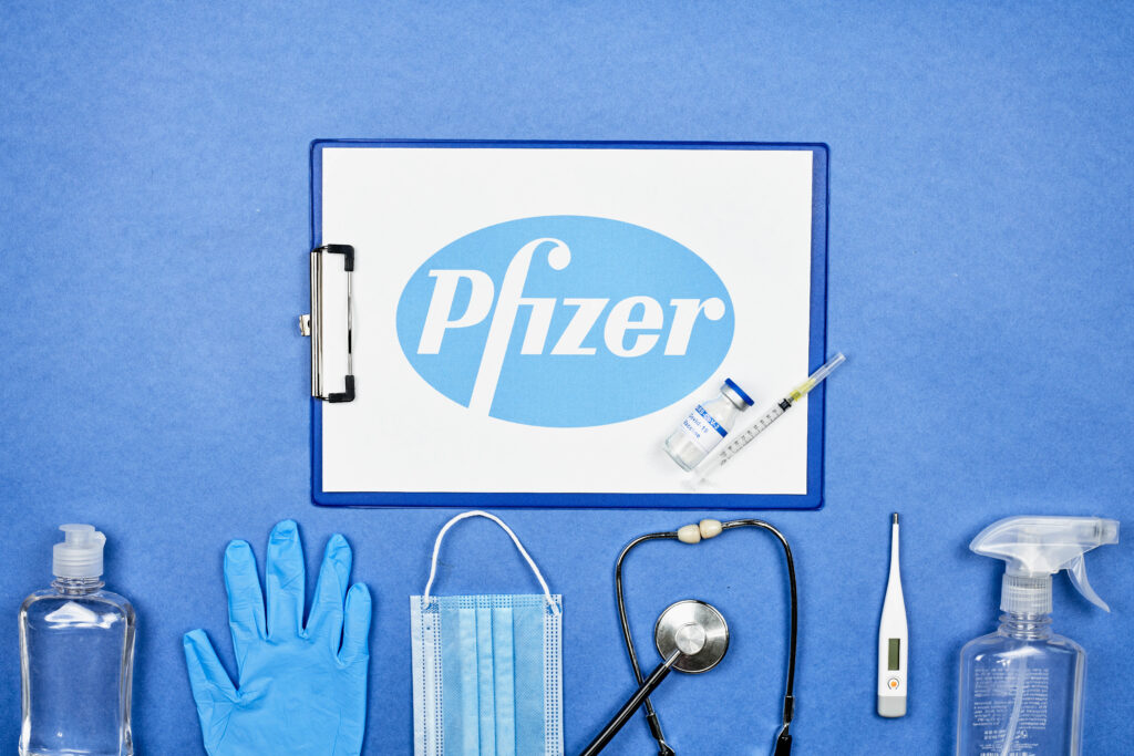 Pfizer pregătește o lovitură de aproape 7 miliarde de dolari. Le merge bine în pandemie
