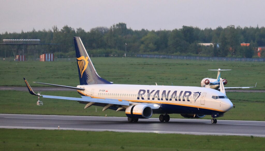Guvernul critică testul de limbă impus de Ryanair pentru pasagerii sud-africani