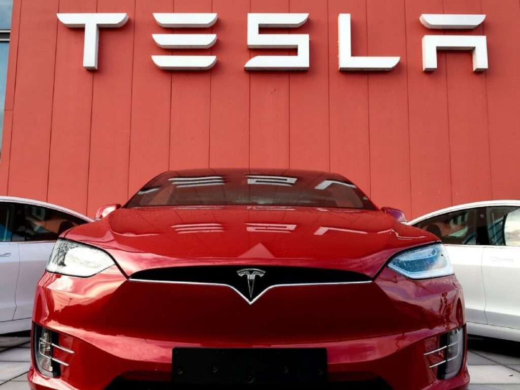 Tesla reduce producția la uzina din Shanghai. Cerere scăzută pe piața din China