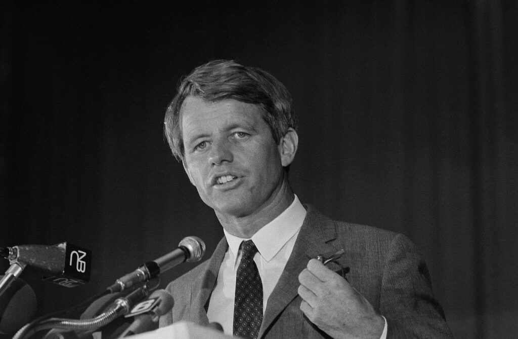 Asasinul lui Robert F Kennedy rămâne după gratii. Instanța a refuzat eliberarea condiționată