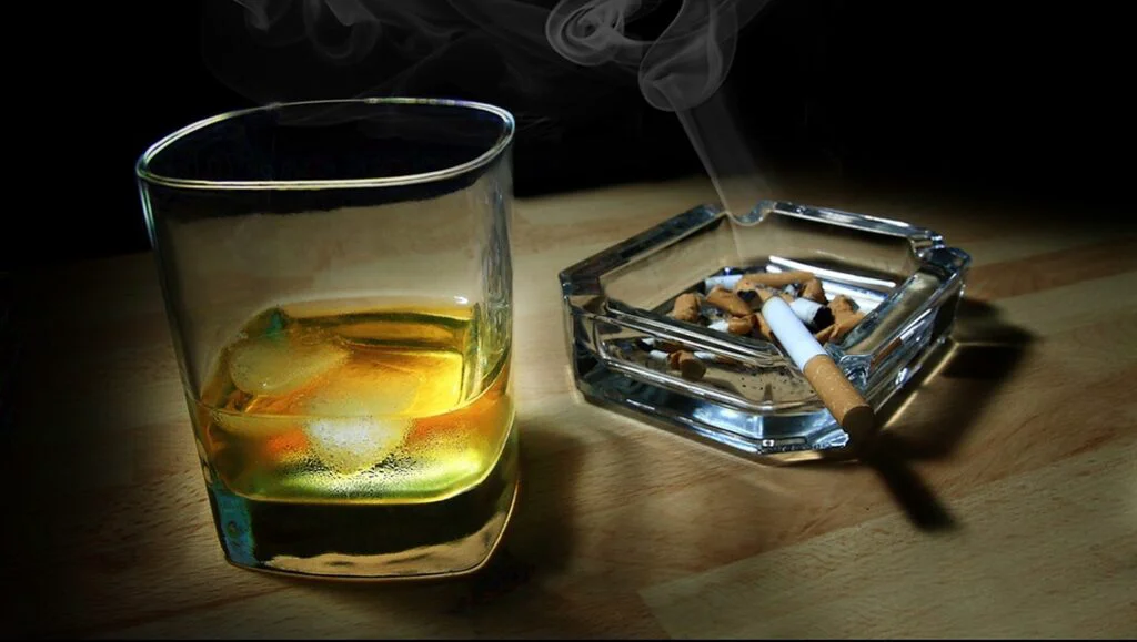 Consum ridicat de alcool și tutun în rândul tinerilor adulți: Procente mai mari chiar și cu 40% în 2021