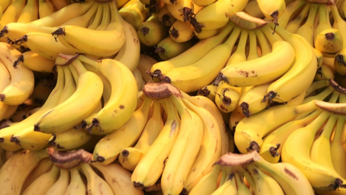 Cum să păstrezi bananele proaspete. Un truc care le prelungește viața