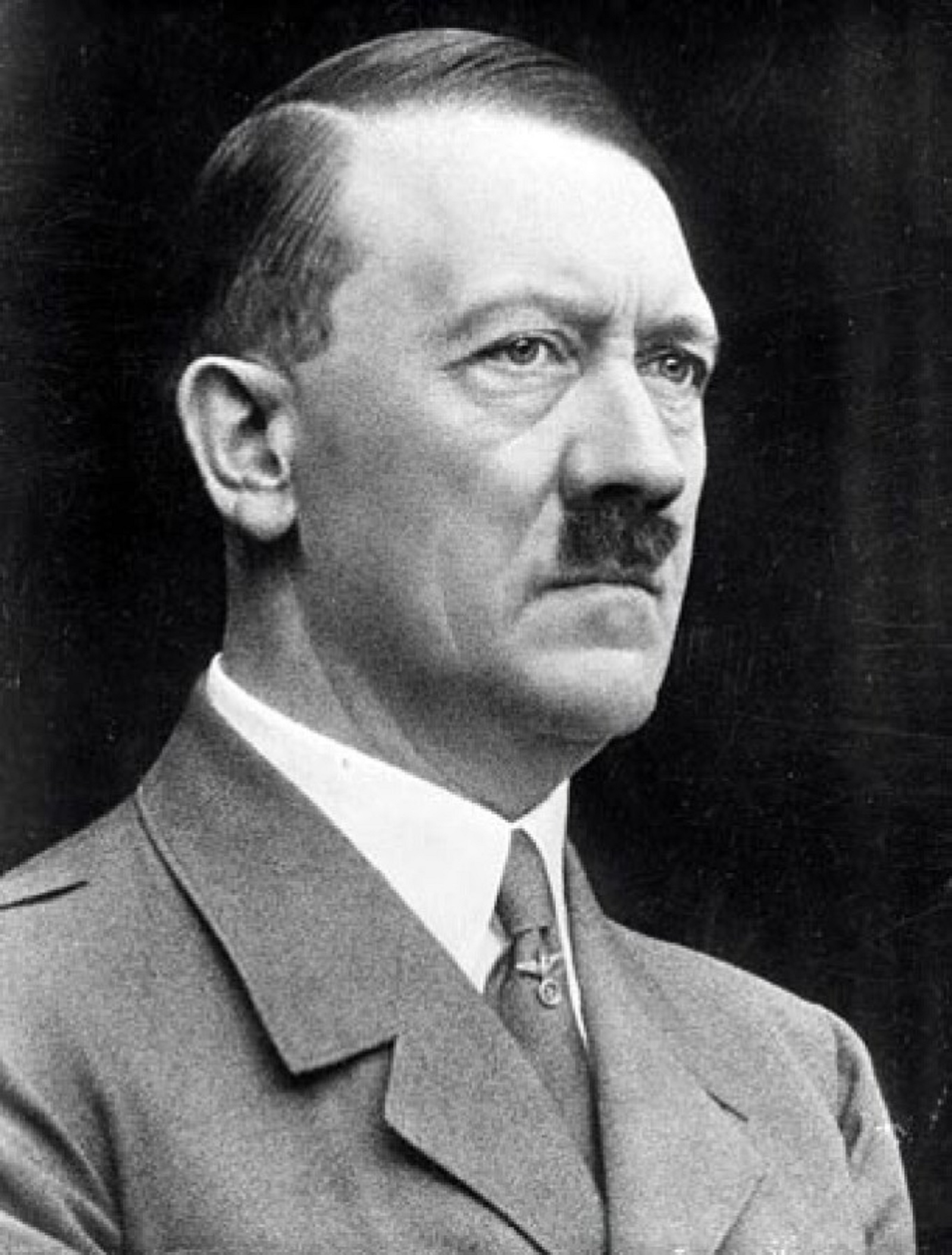 Hitler, un dictator rămas în istoria neagră a omenirii