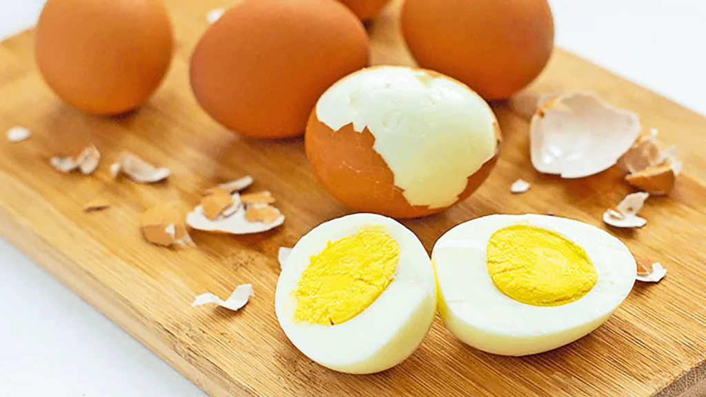 Ce se întâmplă dacă fierbem ouăle imediat ce le scoatem de la frigider. Este o mare greșeală