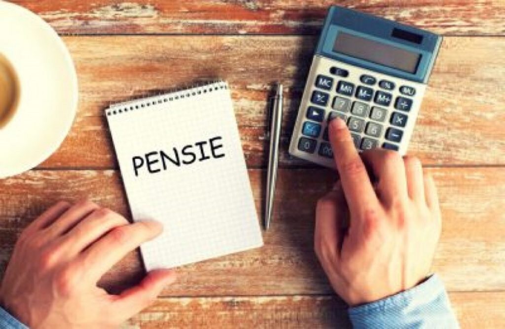 Fost ministru de Finanțe: Indexarea pensiilor de la 1 ianuarie doar cu 5%, așa cum se vehiculează, „ar fi o rușine”