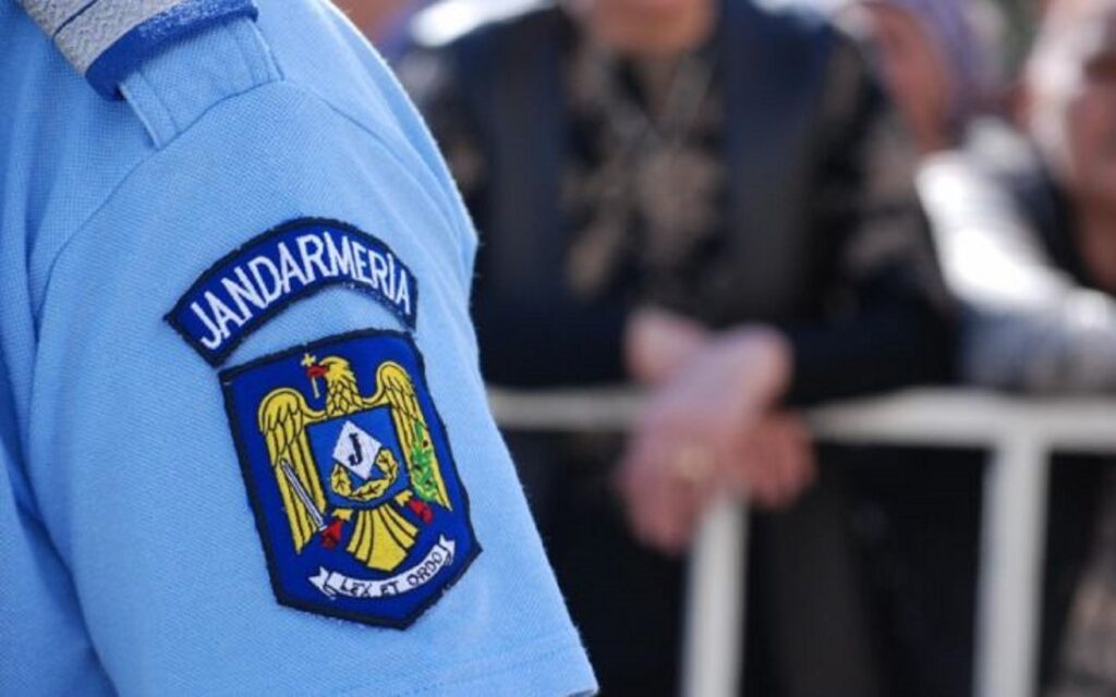 Un jandarm din Satu Mare a fost arestat preventiv după ce ar fi abuzat două minore. Una dintre copile era fiica iubitei sale