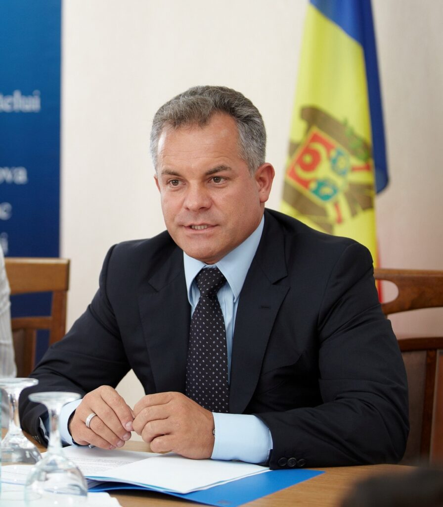 Vladimir Plahotniuc, trimis pe banca acuzaţilor în lipsă