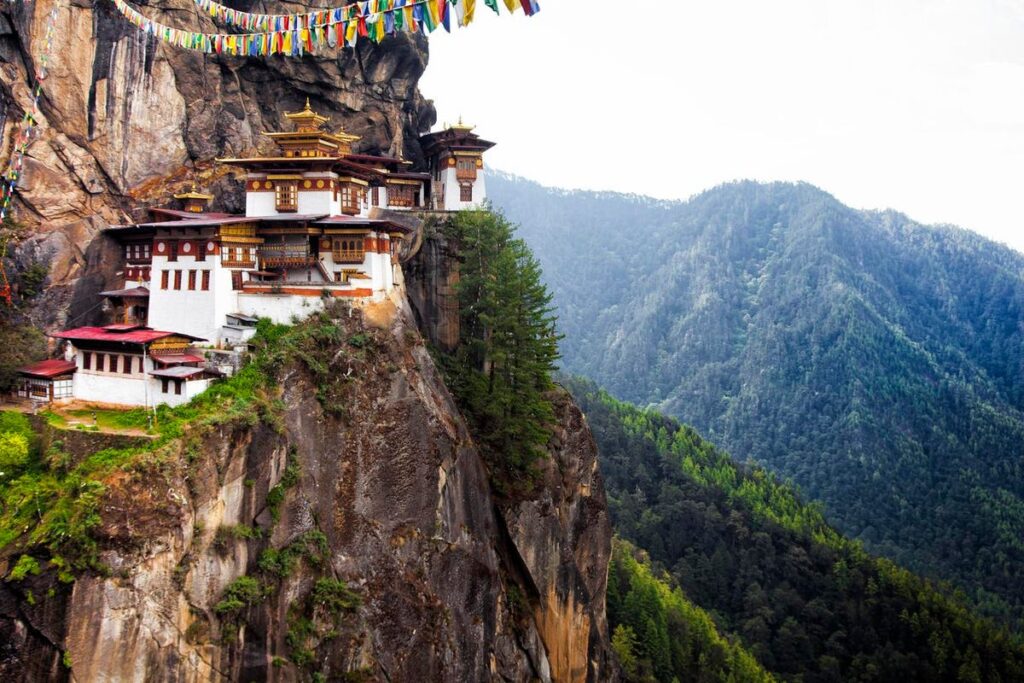 Bhutan se va redeschide  pentru turiști în septembrie. Doritorii vor fi nevoiți să achite o taxă de dezvoltare
