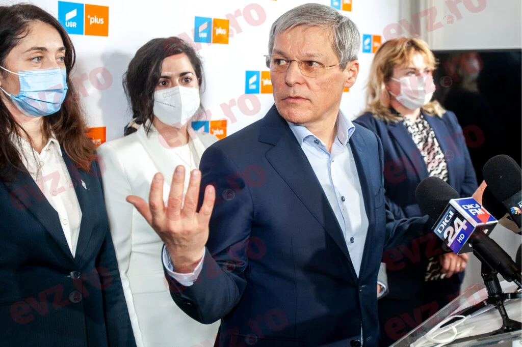 Dacian Cioloș, lăsat baltă de foștii „camarazi”. A renunțat la planul său măreț de a „rupe USR”