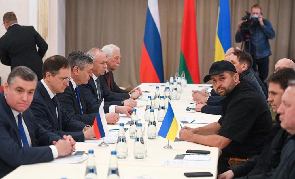 Negocieri de ultimă oră între Rusia și Ucraina. S-ar putea ajunge la o înțelegere