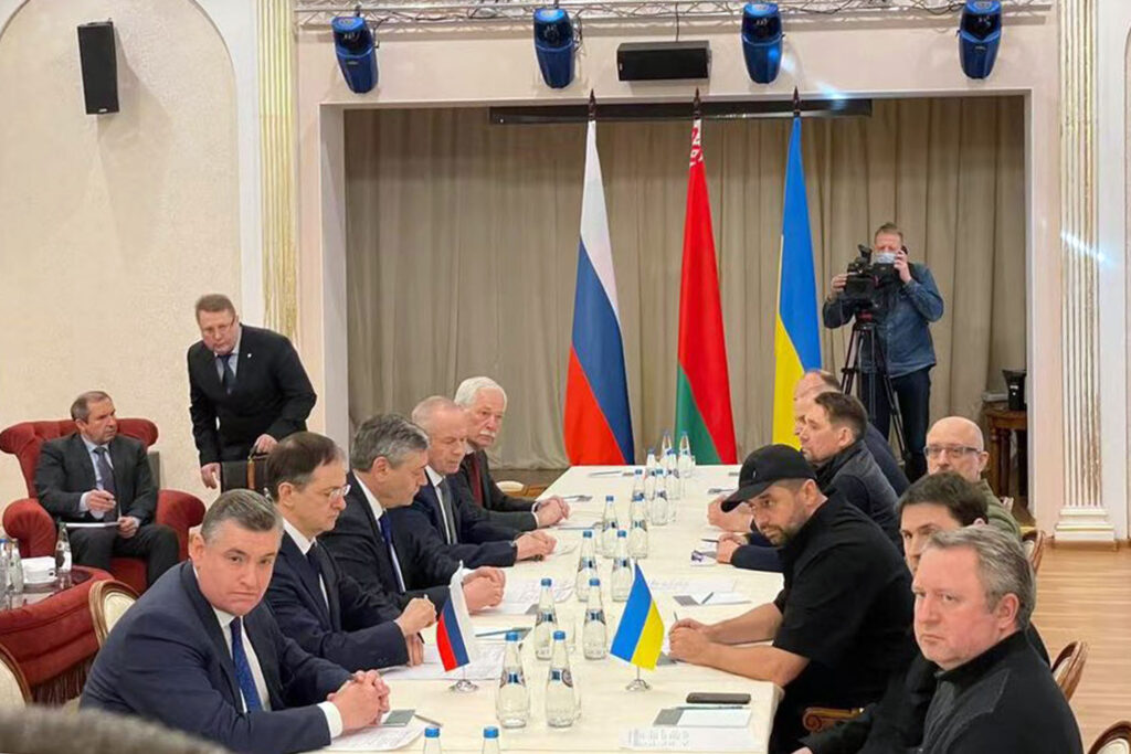 O nouă rundă de negocieri între Ucraina și Rusia va avea loc luni. Kievul a confirmat că discuțiile vor avea loc video