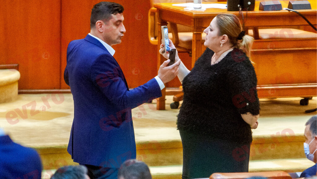 Diana Șoșoacă, un nou scandal în Plen: „Cine are tupeu să închidă microfoane”. Senatoarea a fost invitată să părăsească sala. Video