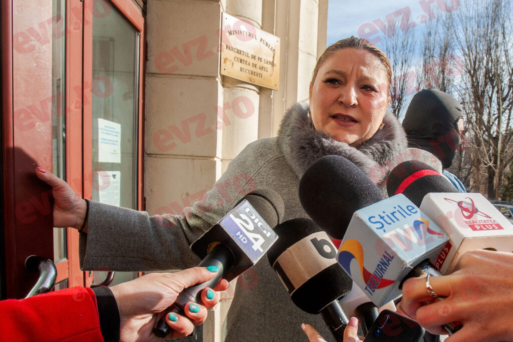 Diana Șoșoacă, la Ambasada Rusiei: „I s-a oferit României Tezaurul, însă domnul Băsescu l-a refuzat”