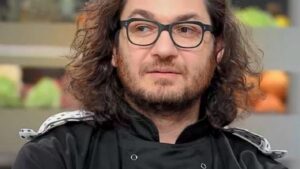 Florin Dumitrescu, show în Piața Obor. S-a lăsat cu poze și cu bere