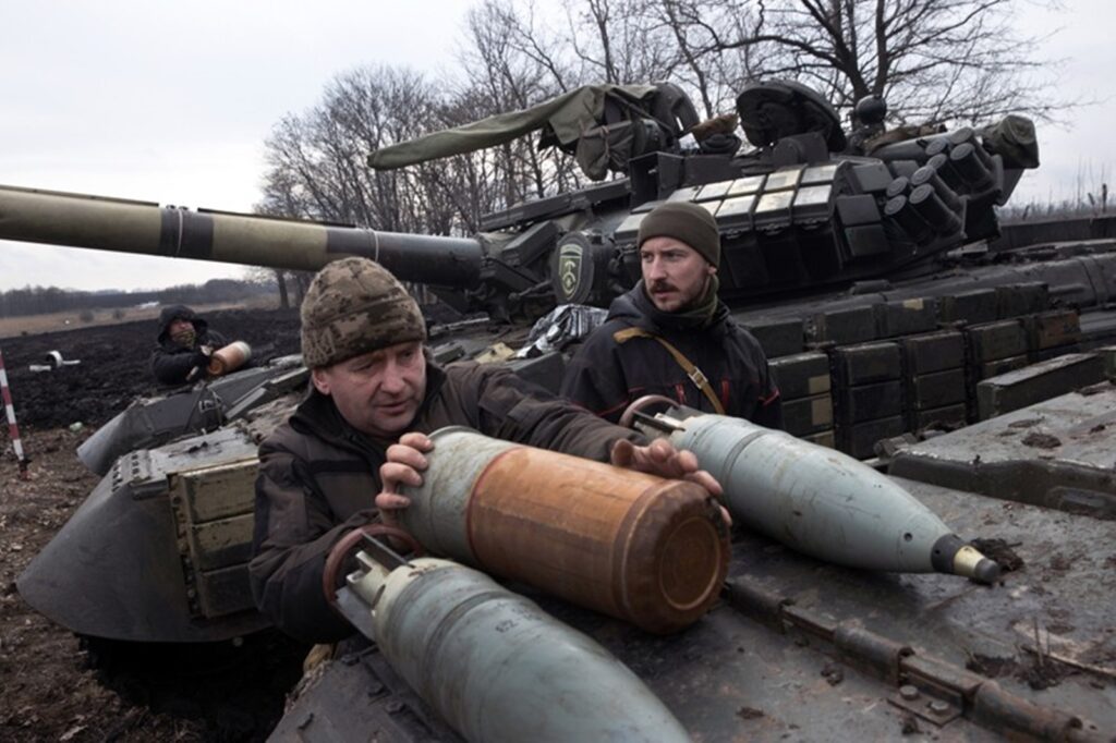 Armata lui Putin a ajuns sursa glumelor pentru locuitorii din Belarus. ”Sunt toată ziua beți și vând motorina din tancuri”