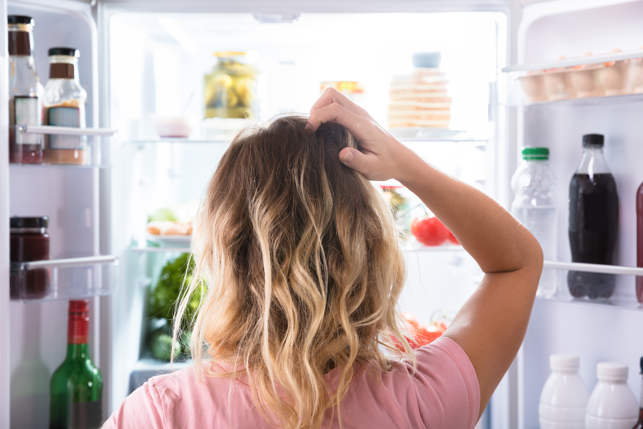 Tu știi cât consumă frigiderul tău? Greșelile pe care le faceți atunci când deschideți frigiderul sau congelatorul