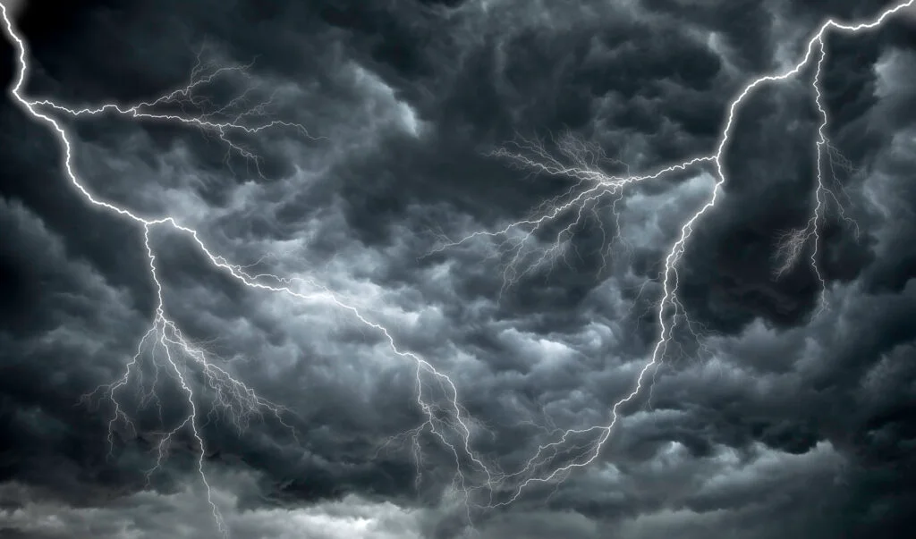 Furtuna Isha ajunge în România. Vânt puternic, precipitații și ninsori