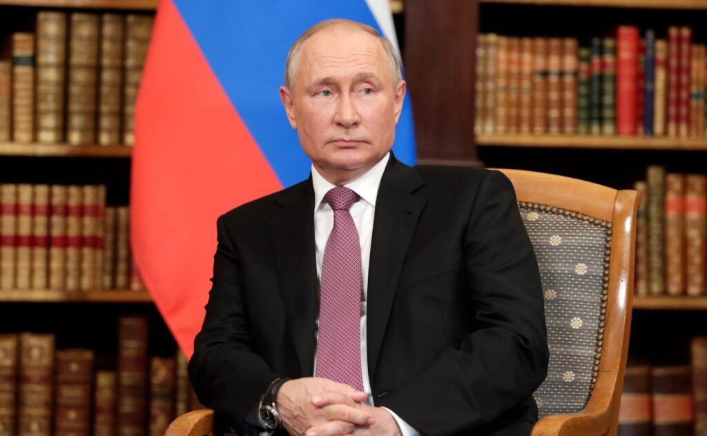 Vestea care îl scoate din minţi pe Vladimir Putin! Hackerii l-au lovit grav. Site-ul Kremlinului, blocat