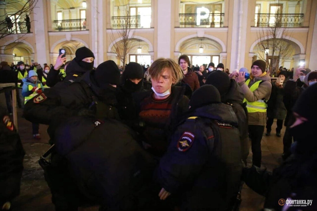 Breaking News! Proteste violente în Rusia! Vladimir Putin, contestat din interior. Manifestații bătuți și arestați