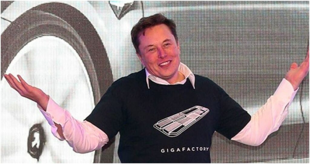 Elon Musk face concedieri pe bandă rulantă. Twitter dă afară aproximativ 50% din angajați