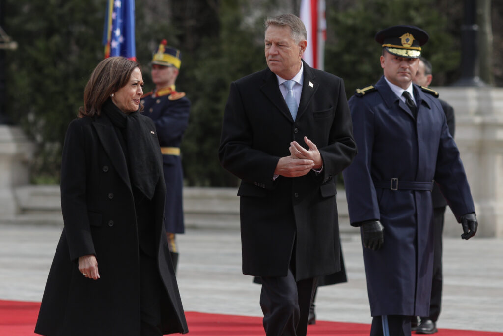 Kamala Harris a ajuns în România! Întâlnire importantă cu premierul Ciucă și președintele Klaus Iohannis