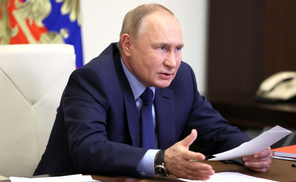 Putin pune pumnul în gură oricui îl critică. O profesoară a fost arestată după un comentariu făcut în fața elevilor