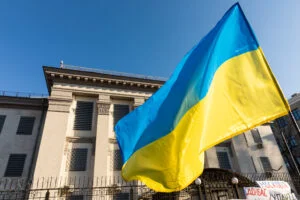 Ambasada Ucrainei in Rusia - steag Ucraina