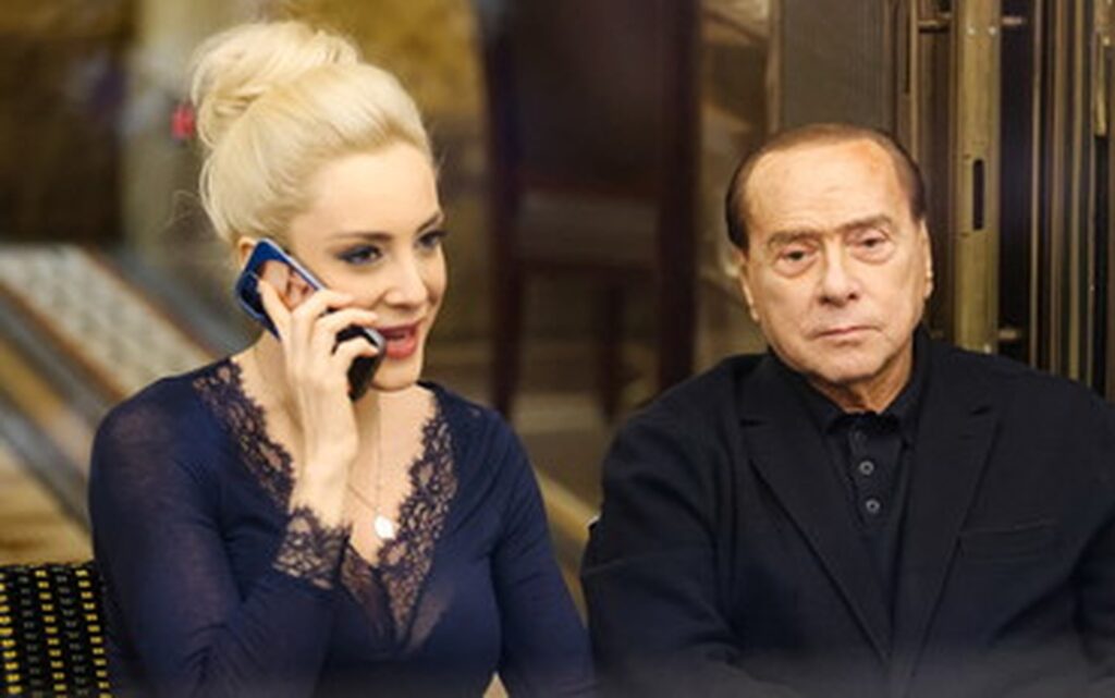 Silvio Berlusconi, din nou mire.  Aleasa inimii sale e cu 50 de ani mai tânără. Cum a arătat „festivalul iubirii”