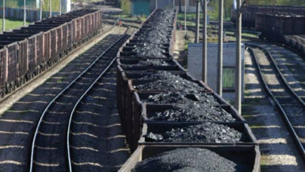 Europeanul Timmermans reconsideră interzicerea cărbunelui în producerea de energie electrică