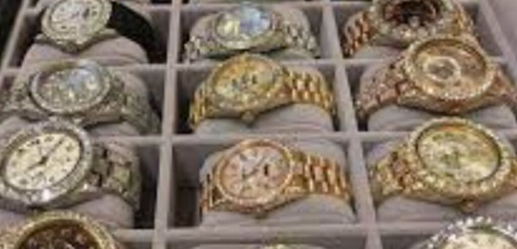 Agenții serviciilor secrete rusești au confiscat mii de ceasuri de lux ca reacție împotriva sancțiunilor