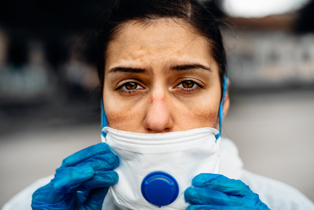 Covid, guvernul italian a hotărât: medicii nevacinaţi se întorc în spital; rămâne obligația de a purta mască