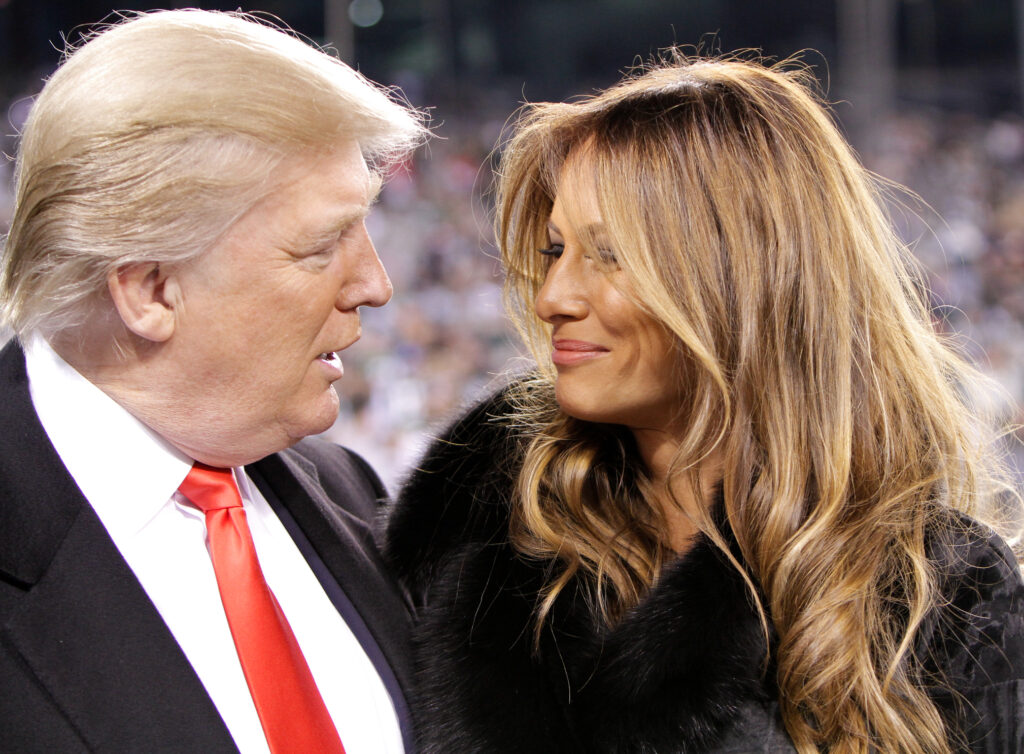 Fostul model Playboy Karen McDougal a dezvăluit detalii intime despre relația "amoroasă" cu Donald Trump. L-a înlocuit cu Bruce Willis