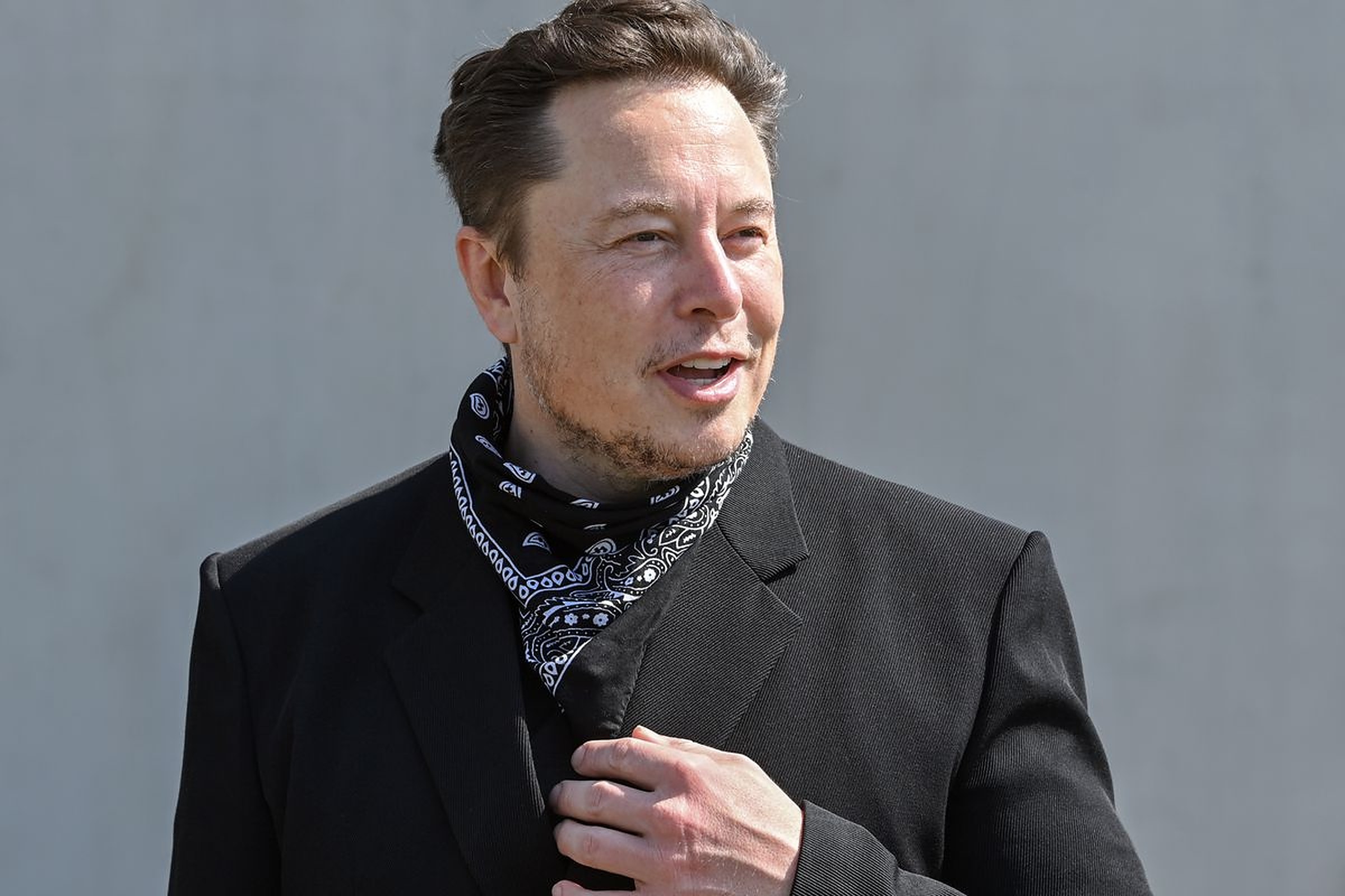Sosirea lui Elon Musk face ravagii la Twitter! Primele măsuri: Demiterea directorilor şi blocarea angajărilor