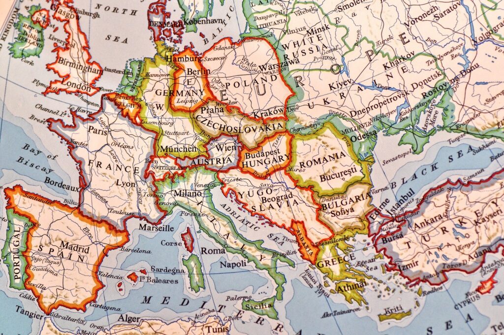 Balcanii între fantomele trecutului și Europa