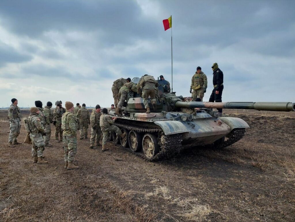 Războiul din Ucraina, simulat în România. Militarii români învață de la americani cum să reacționeze în cazul unui atac