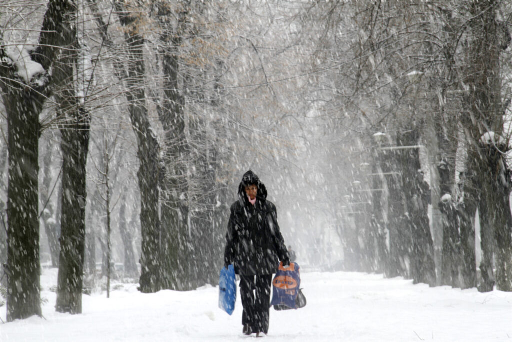 Vreme surprinzătoare de Crăciun și Revelion. Care sunt șansele să ningă de sărbători în România