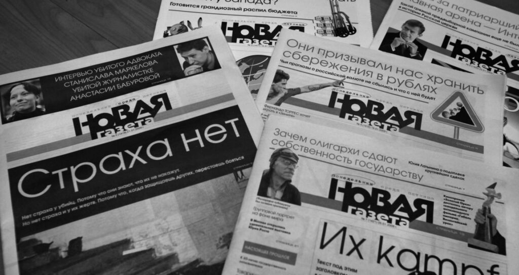 Cenzura lui Putin își face efectul. Cel mai important ziar de opoziție din Rusia și-a suspendat apariția