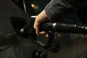 Carburanții se scumpesc, după un val de ieftiniri. Factorii care au generat creșterea prețurilor