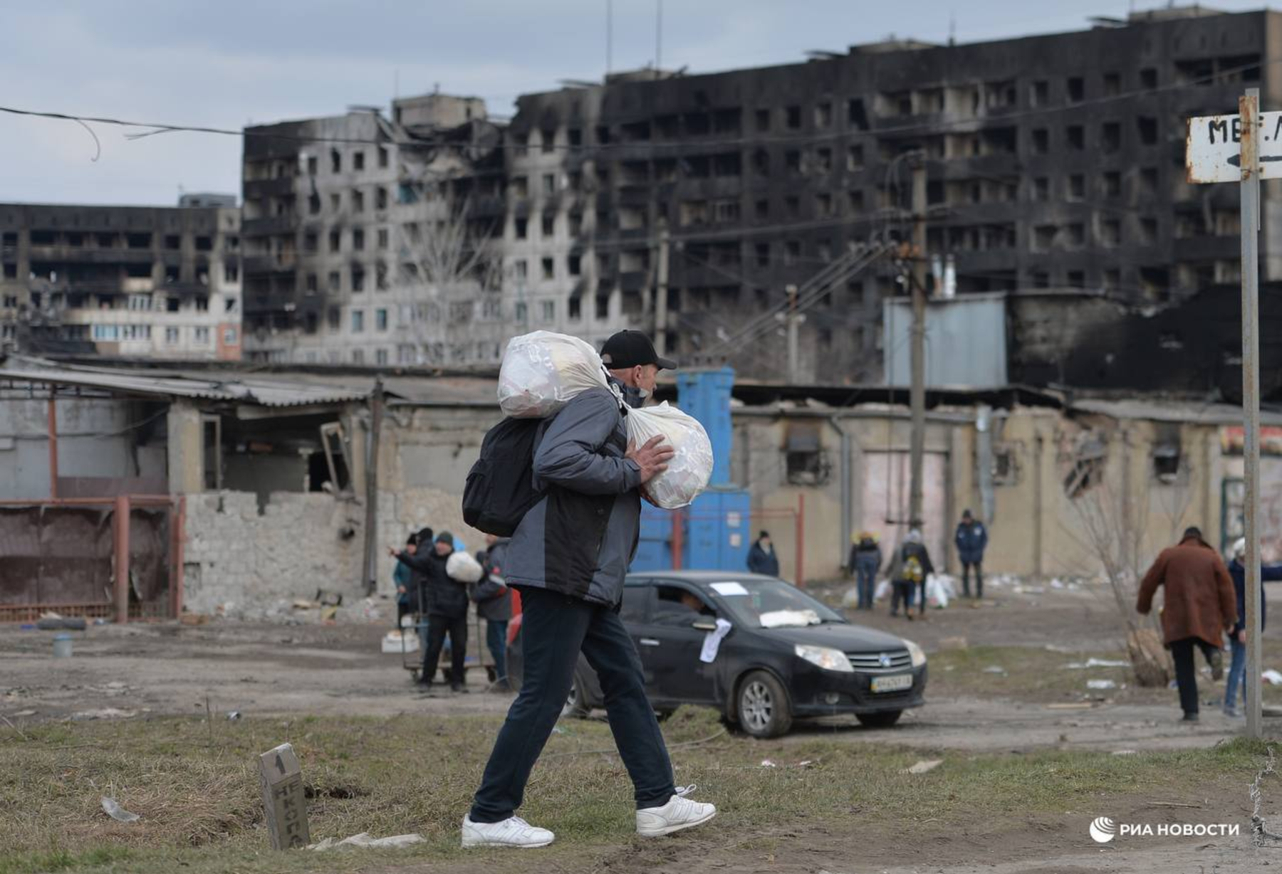 Последние новости чаты. Освобождение Мариуполя 2022 город. Мариуполь центр города разрушения. Мариуполь беженцы. Мариуполь после освобождения.