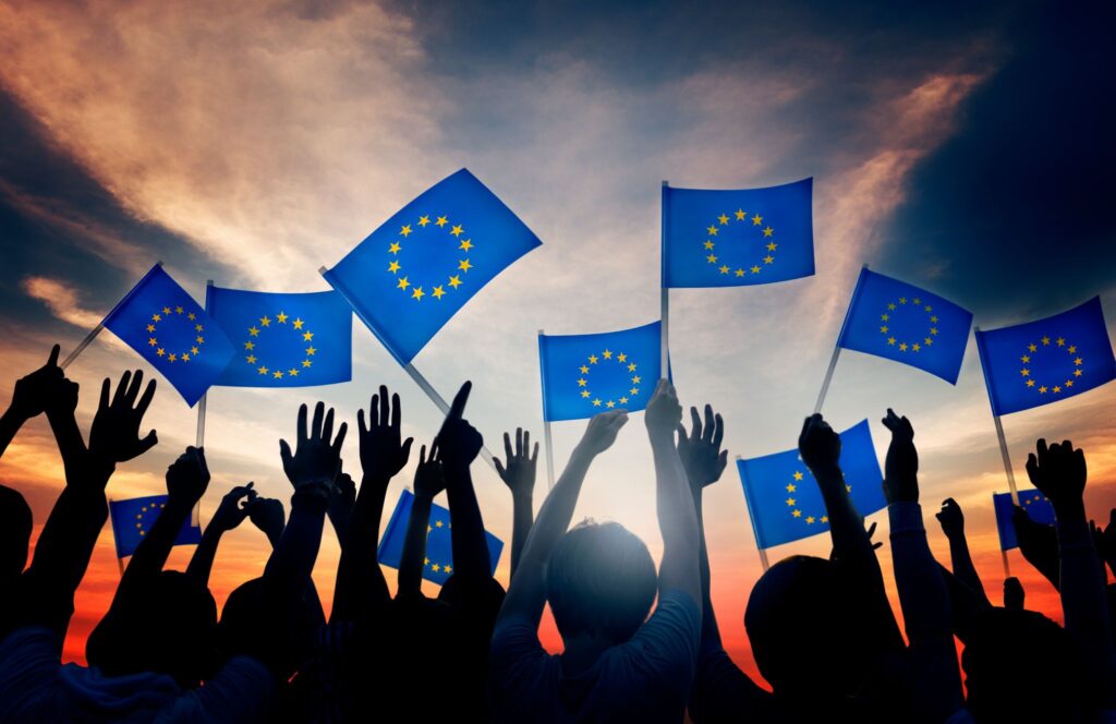 Cetățenii europeni au remarcat buna funcționare a UE. Mulți au prevestit invazia rusească din Ucraina. SONDAJ