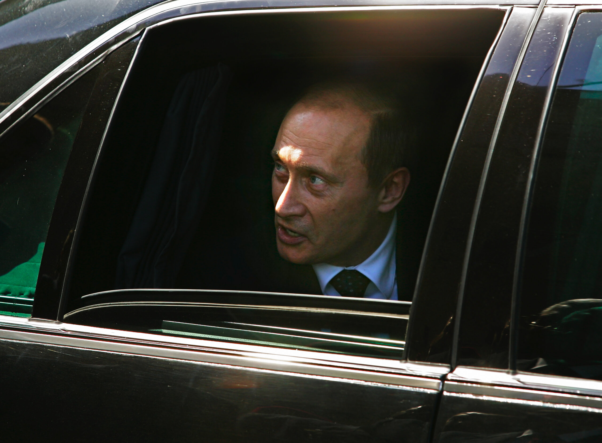 Путин в машине