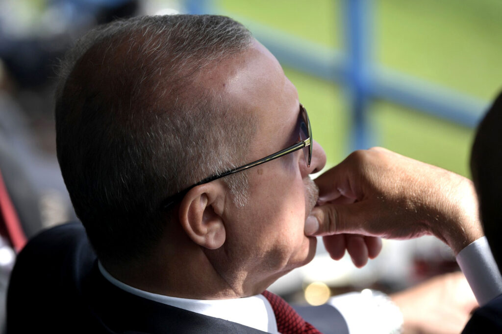 Președintele Turciei vrea să-i sune pe Putin și Zelenski. Erdogan își dorește o întâlnire între liderii statelor aflate în război