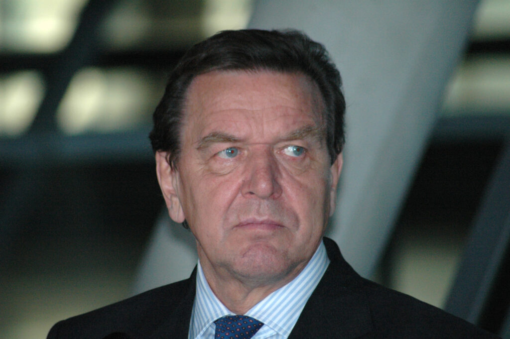 Gerhard Schroder nu mai candidează pentru CA al Gazprom. Prietenia cu Putin are consecințe în Germania