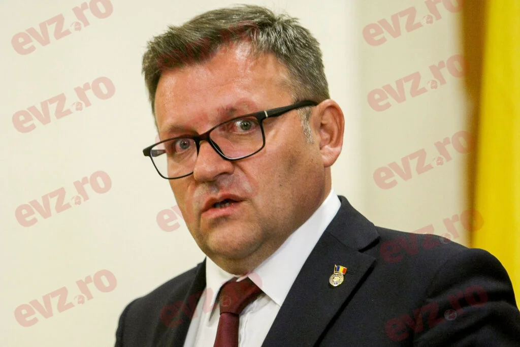 Ministrul Muncii Marius Budăi, confruntat în Parlament. Cu cât se vor majora pensiile până la urmă