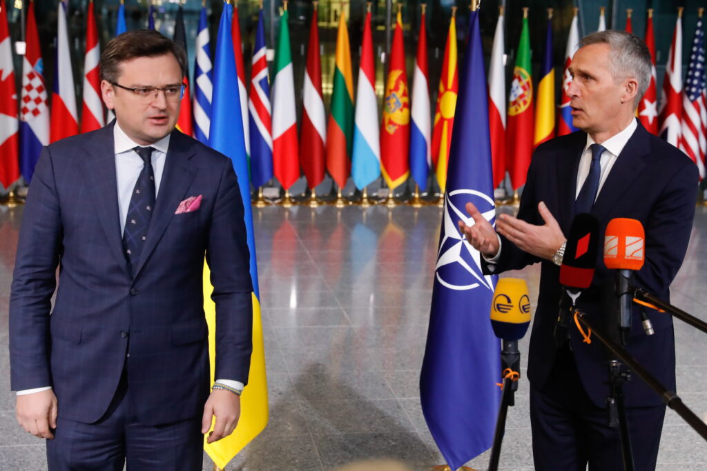 Dmitro Kuleba, la NATO: „Am trei cereri: arme, arme, arme”