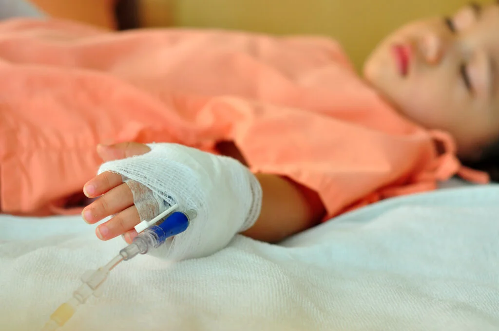 Boala cruntă care face ravagii în rândul copiilor! România, lovită direct. OMS anunță noi focare