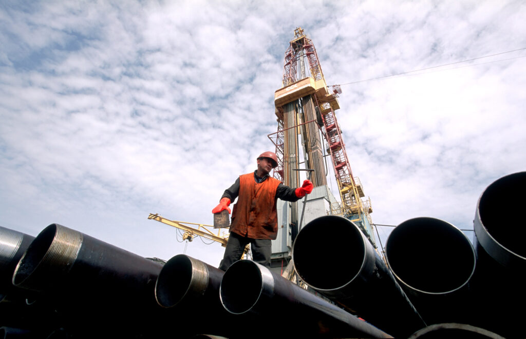 Trucurile companiilor pentru a continua să cumpere petrol din Moscova și să câștige mulți bani: E rusesc, dar nu se vede
