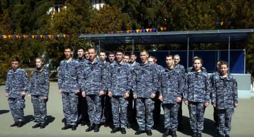 Elevii militari din Ucraina studiază în România: ”Încercăm să le face șederea cât mai plăcută. Avem de învățat foarte multe de la ei”