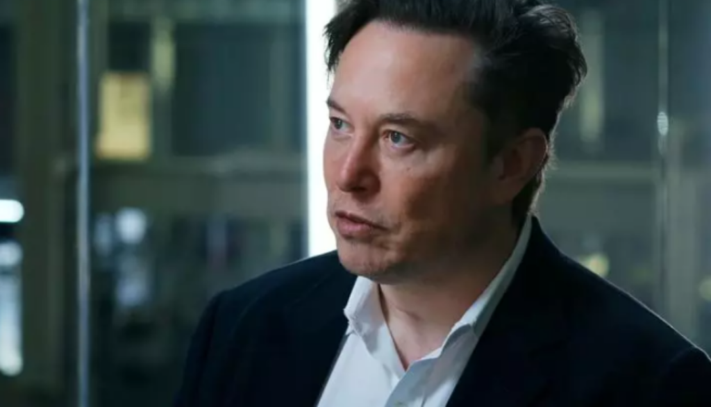 Elon Musk cere Pentagonului să finanțeze serviciul de internet prin satelit din Ucraina